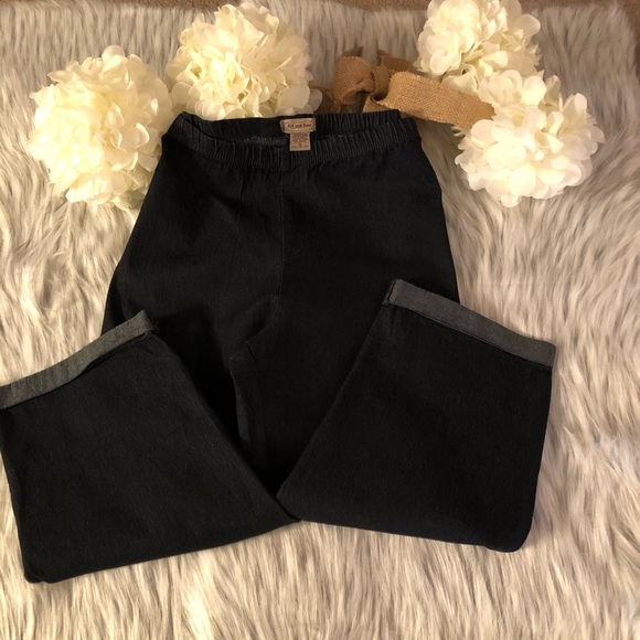 Art & Soul.  Dark Jean Capris - Picture 3 of 5